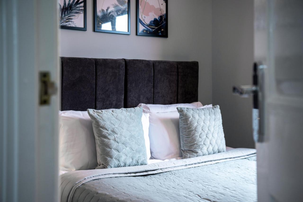 Yew Tree House Contractor / Family Home Free Netflix Fast Wifi Near Dudley/Birmingham Cradley Heath المظهر الخارجي الصورة